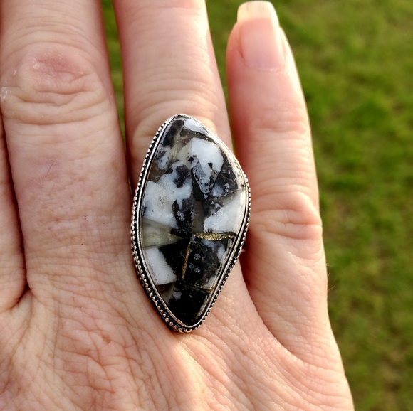 New White Buffalo Antique Design Silver Ring. - Picture 12 of 16